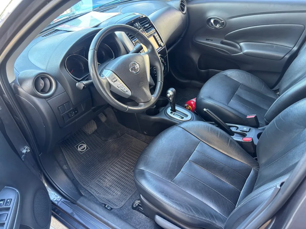 Nissan Versa Exclusive  — foto 8