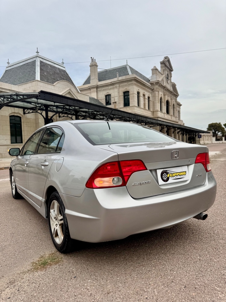 Honda Civic EXS — foto 10