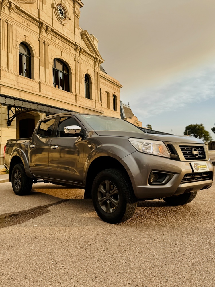 Nissan Frontier XE — foto 5