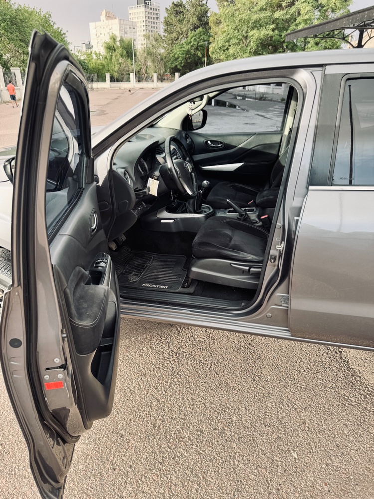 Nissan Frontier XE — foto 9