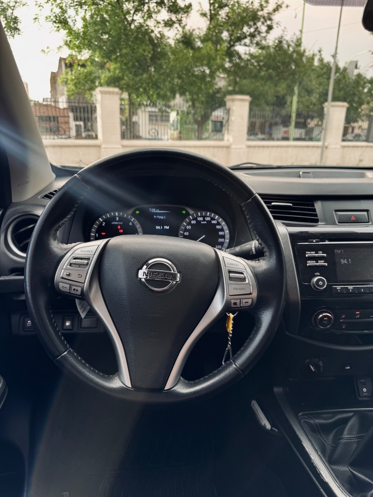 Nissan Frontier XE — foto 10