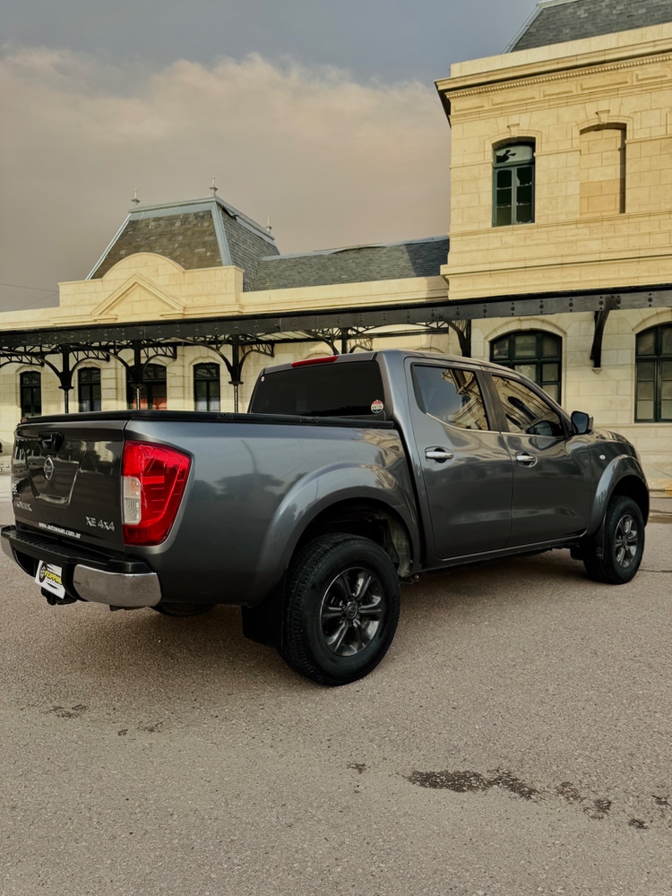 Nissan Frontier XE — foto 12