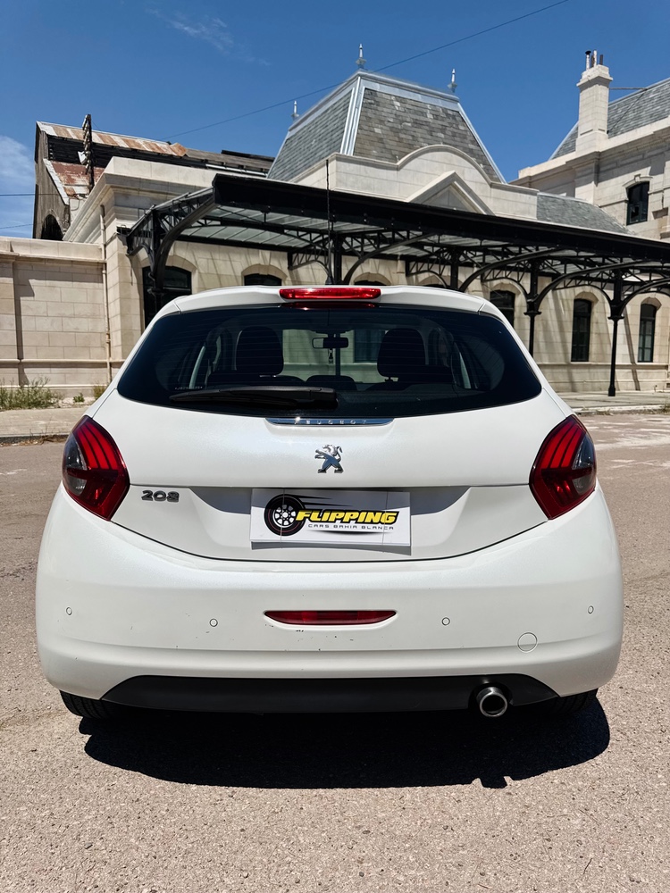 Peugeot 208 Allure — foto 11