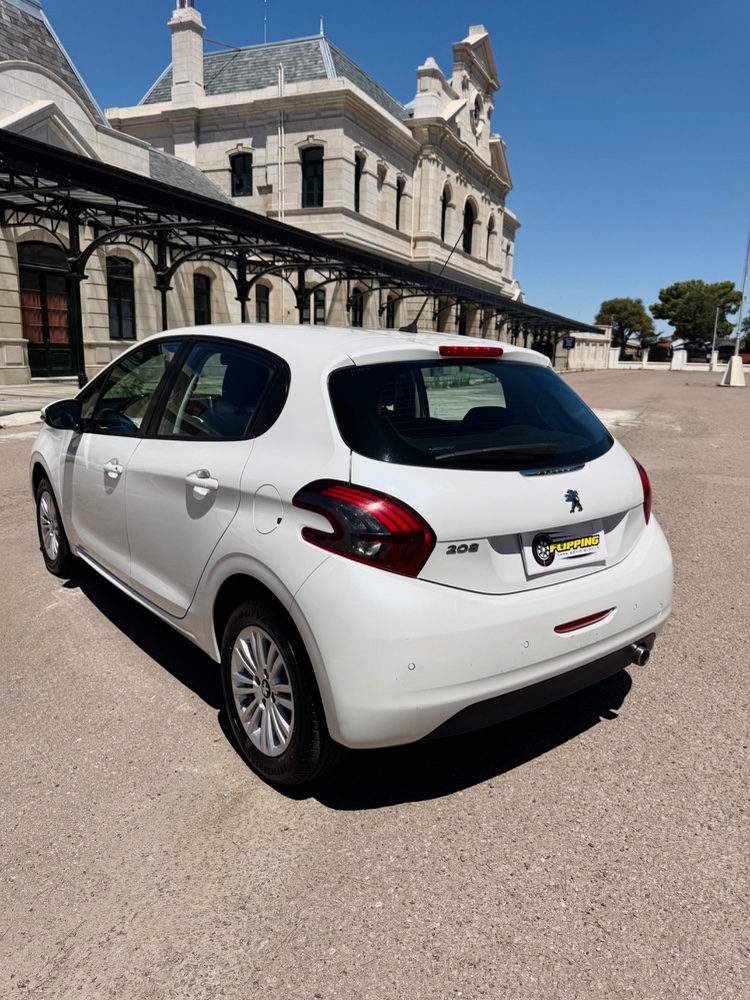 Peugeot 208 Allure — foto 15
