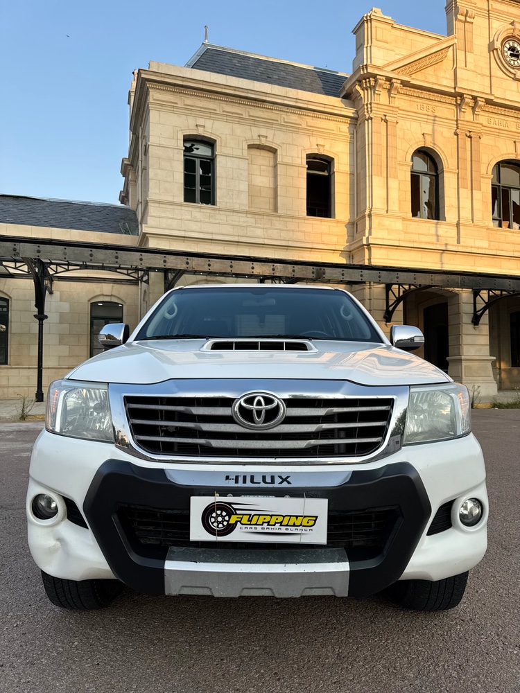 Toyota Hilux SRV — foto 2