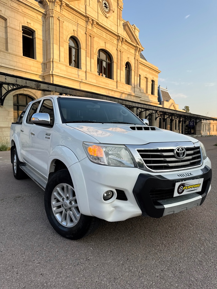 Toyota Hilux SRV — foto 3