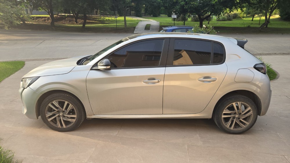 Peugeot 208 Feline 1.6 Tiptronic — foto 3