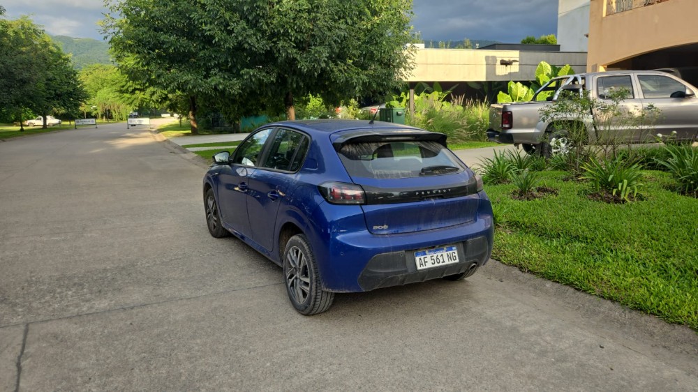 Peugeot 208 Feline 1.6 Tiptronic  — foto 4