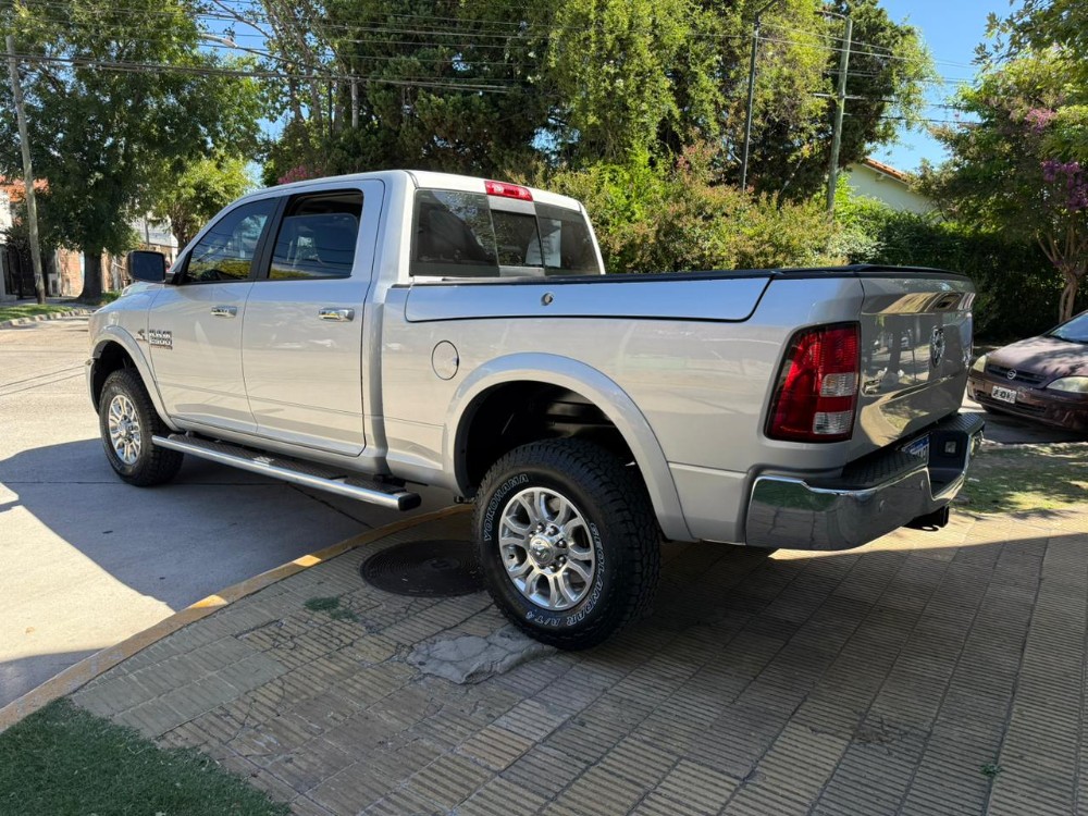 Ram Ram 2500 6.7L Laramie 4X4 — foto 3