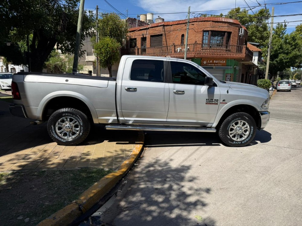 Ram Ram 2500 6.7L Laramie 4X4 — foto 6
