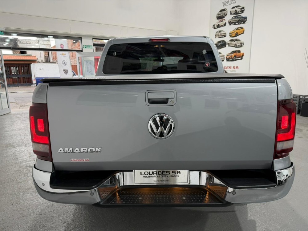 Volkswagen AMAROK HIGHLINE 4X2 AUT 2.0L TDI 180 CV — foto 8