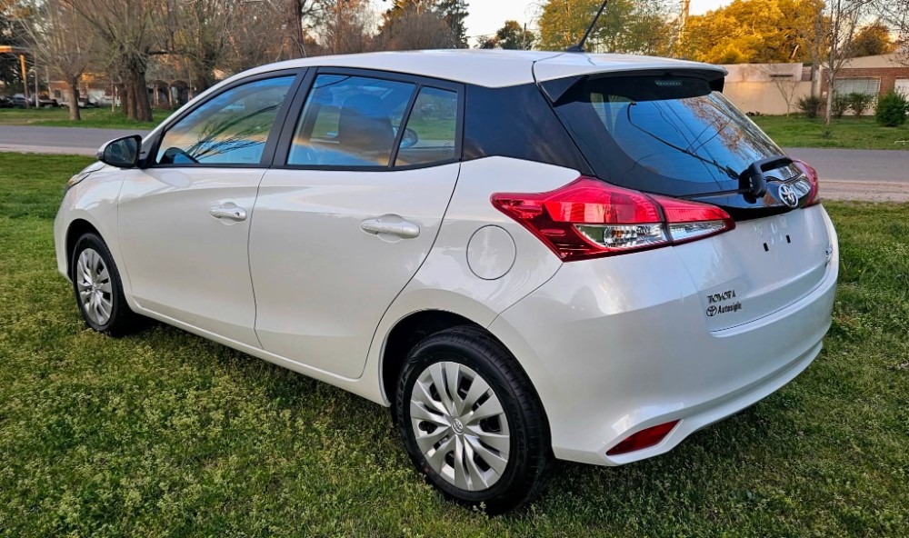 Toyota Yaris Xs — foto 2