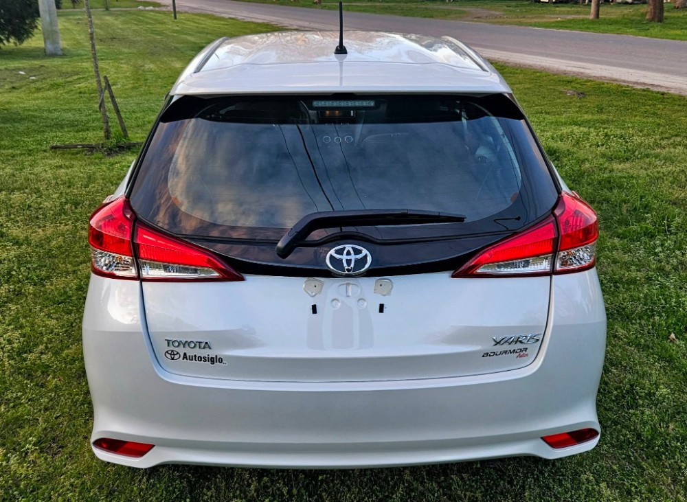 Toyota Yaris Xs — foto 4