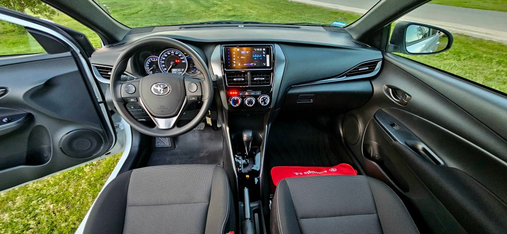 Toyota Yaris Xs — foto 6