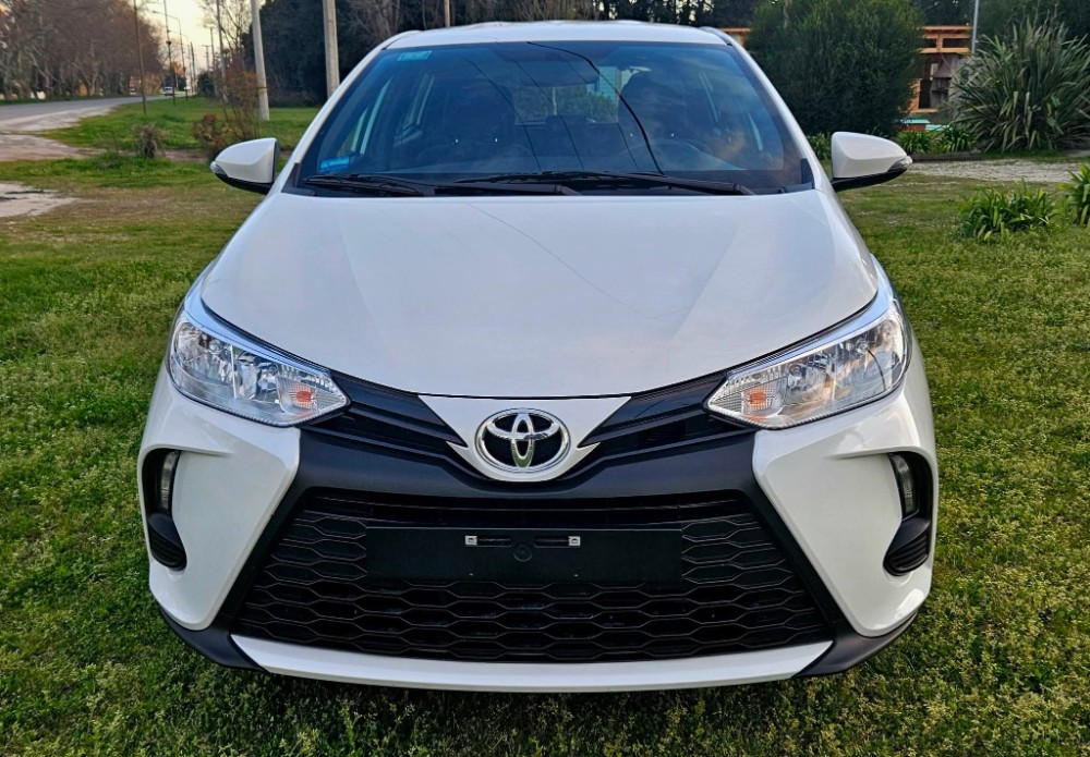Toyota Yaris Xs — foto 9