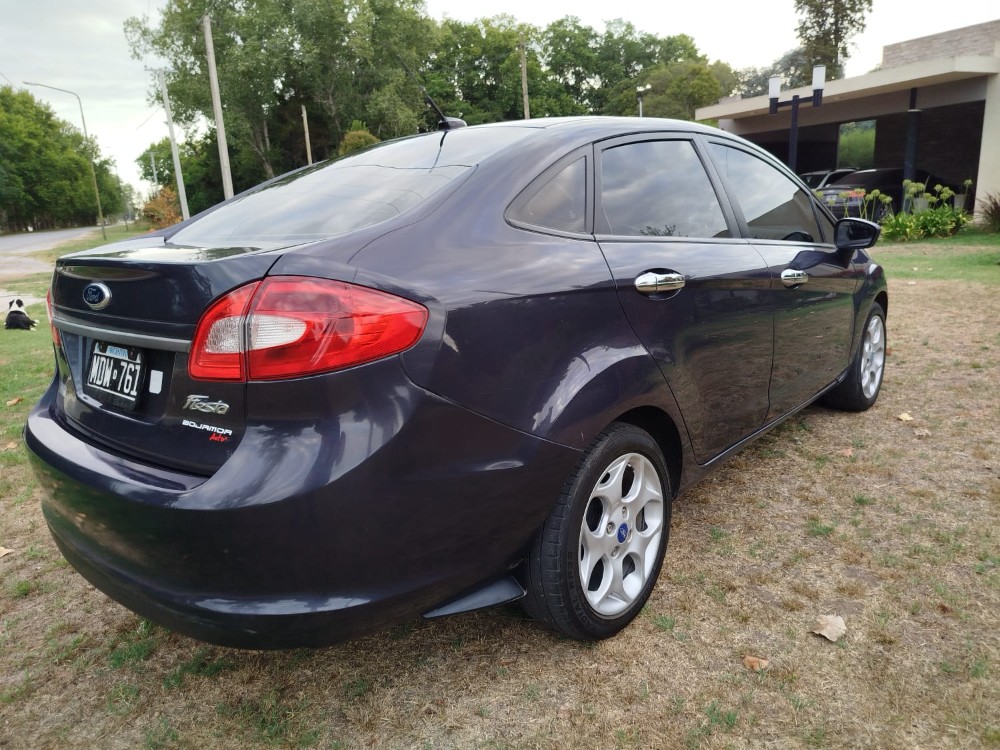 Ford FIESTA TREND — foto 6