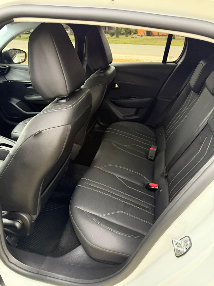 Peugeot 208 Feline — foto 6