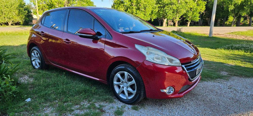 Peugeot 208 ALLURE TOUCH — foto 3