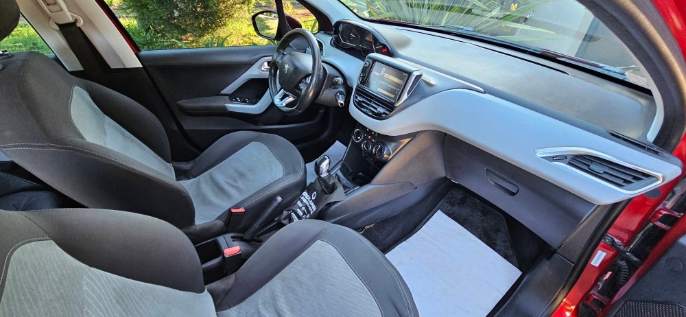 Peugeot 208 ALLURE TOUCH — foto 6