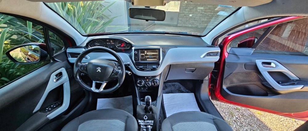 Peugeot 208 ALLURE TOUCH — foto 8