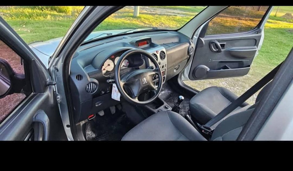 Peugeot PARTNER PATAGONICA — foto 4