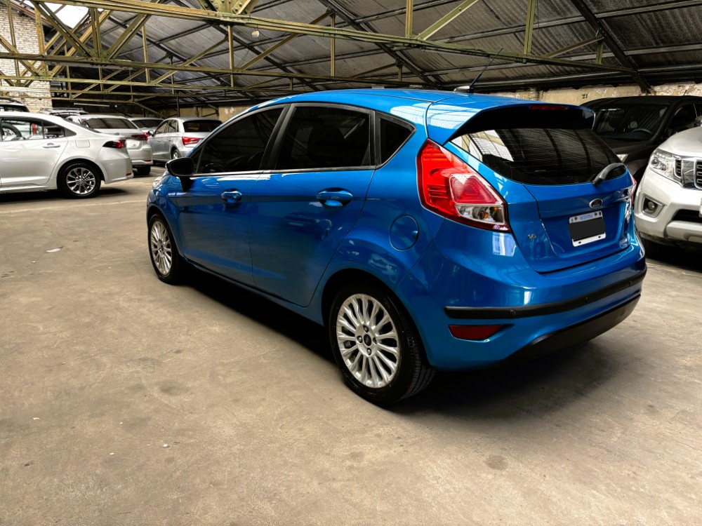 Ford Fiesta Kinetic 1.6 Se Plus 120cv — foto 2