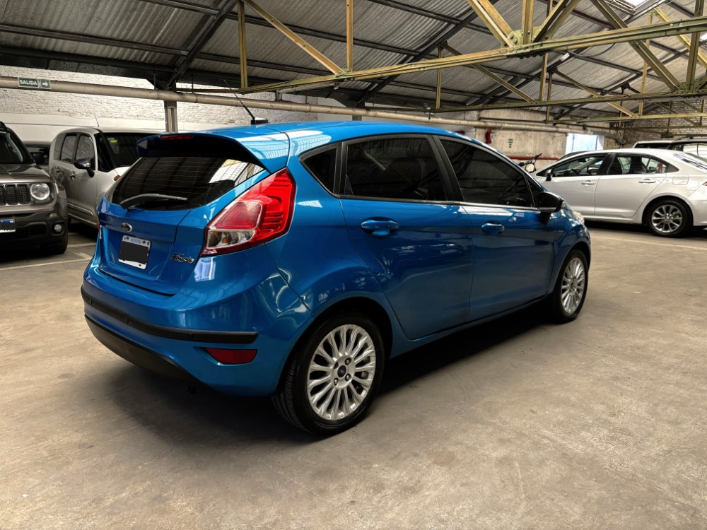 Ford Fiesta Kinetic 1.6 Se Plus 120cv — foto 5