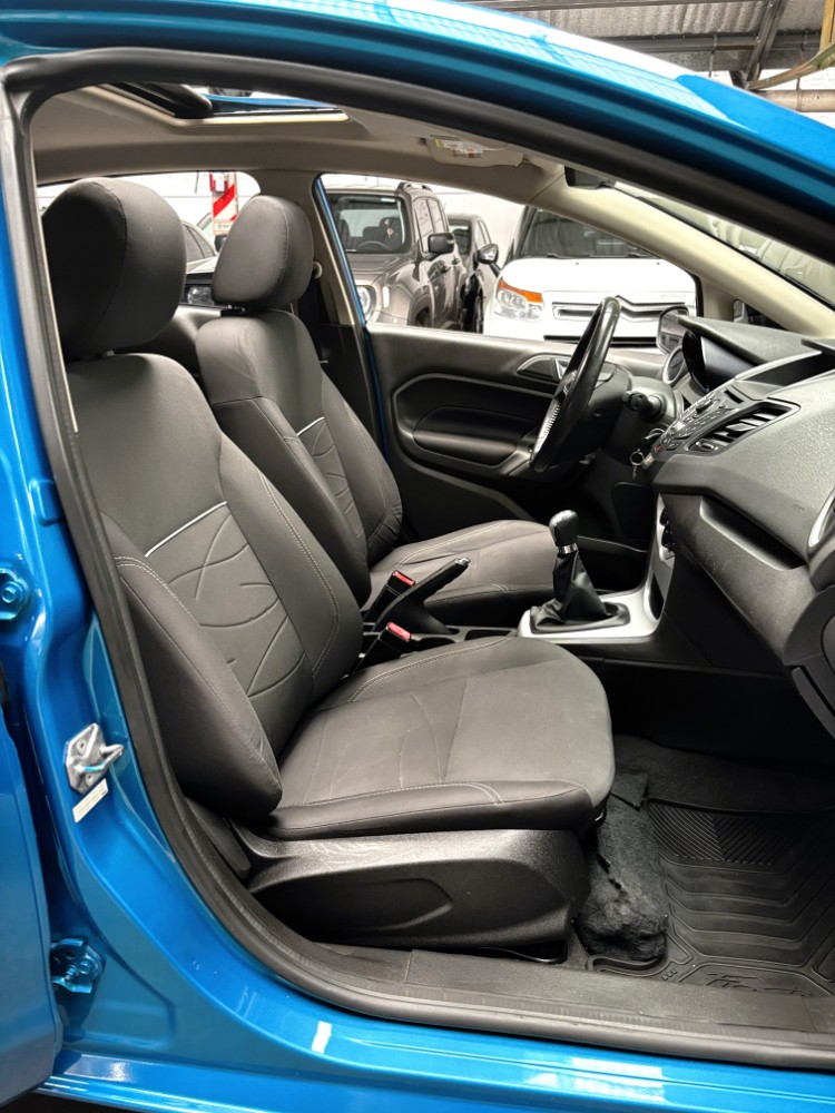 Ford Fiesta Kinetic 1.6 Se Plus 120cv — foto 14