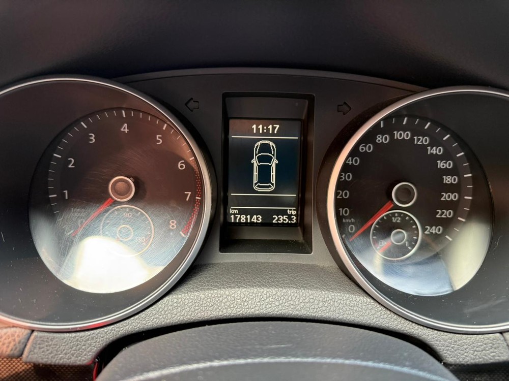 Volkswagen VENTO VARIANT 2.5 ADVANCE — foto 12
