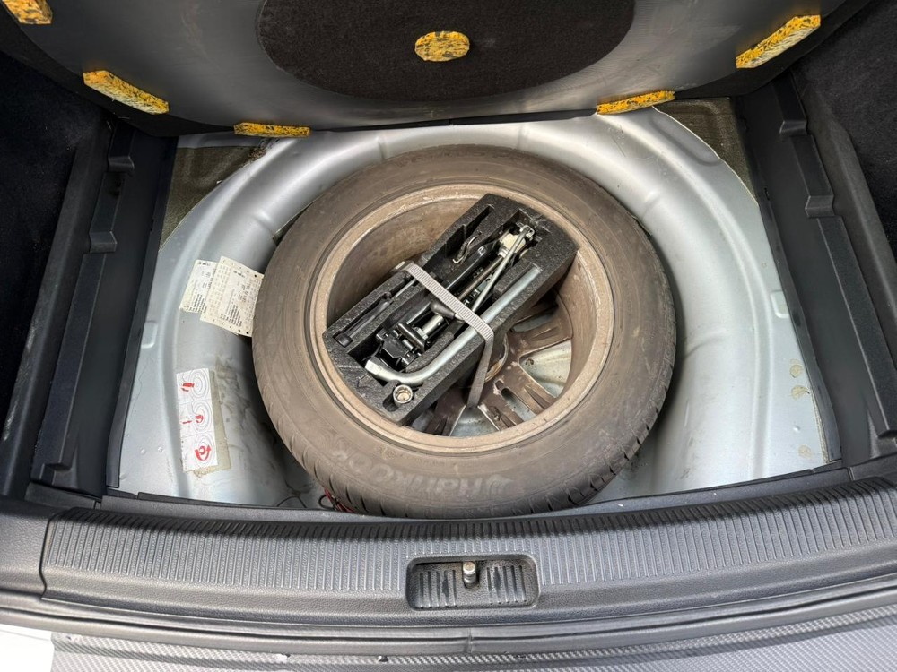 Volkswagen VENTO VARIANT 2.5 ADVANCE — foto 14