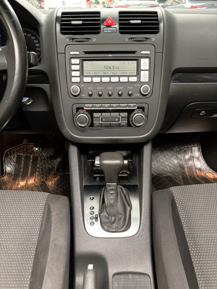 Volkswagen Vento 2.5 Advance Tiptronic 170cv — foto 9