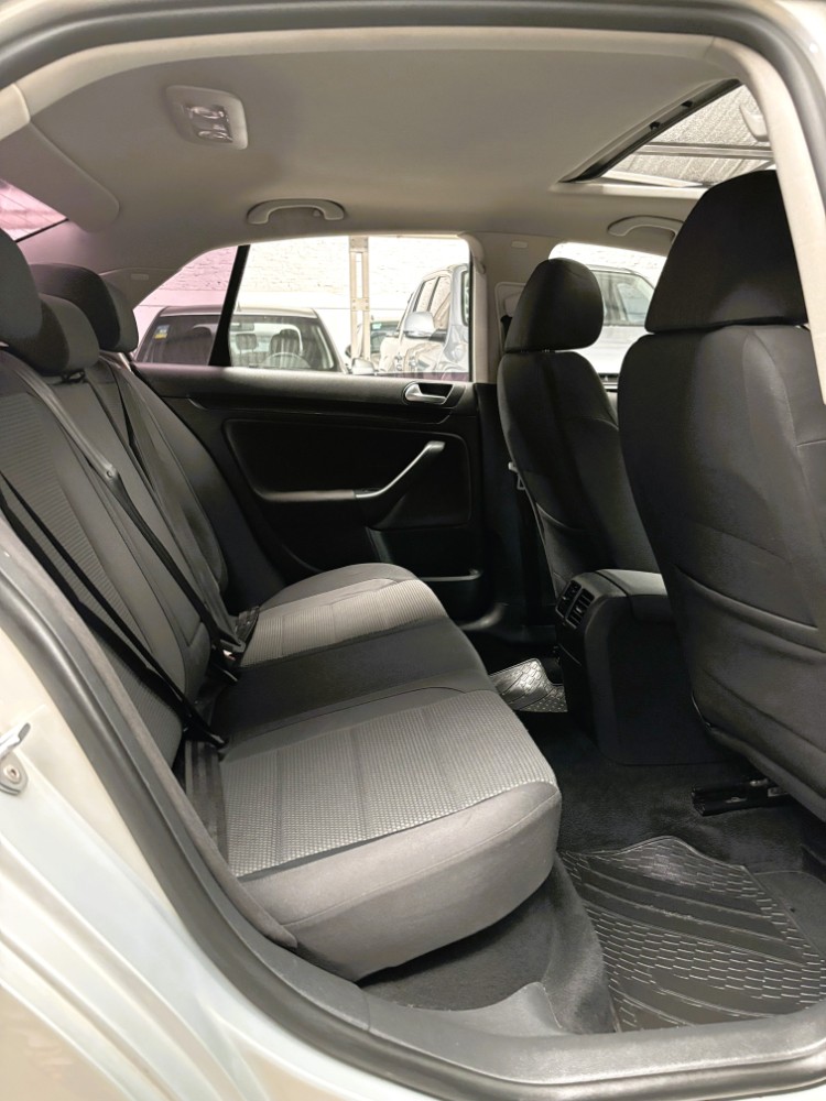 Volkswagen Vento 2.5 Advance Tiptronic 170cv — foto 15