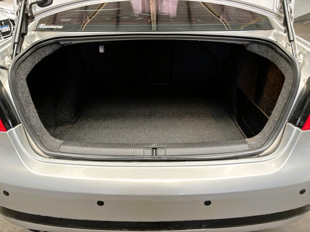 Volkswagen Vento 2.5 Advance Tiptronic 170cv — foto 16