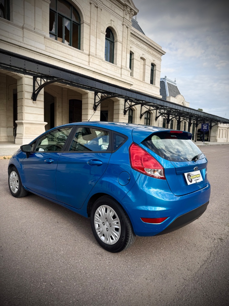 Ford Fiesta Kinetic S — foto 10