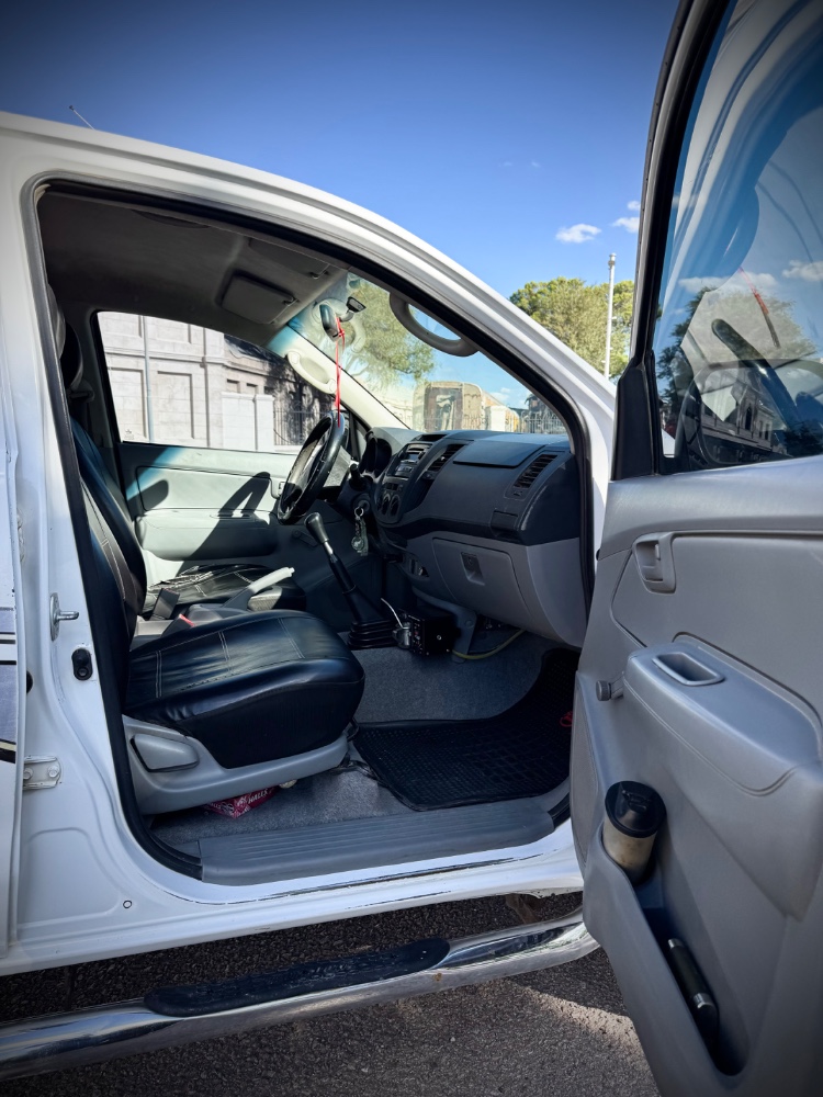 Toyota Hilux — foto 3