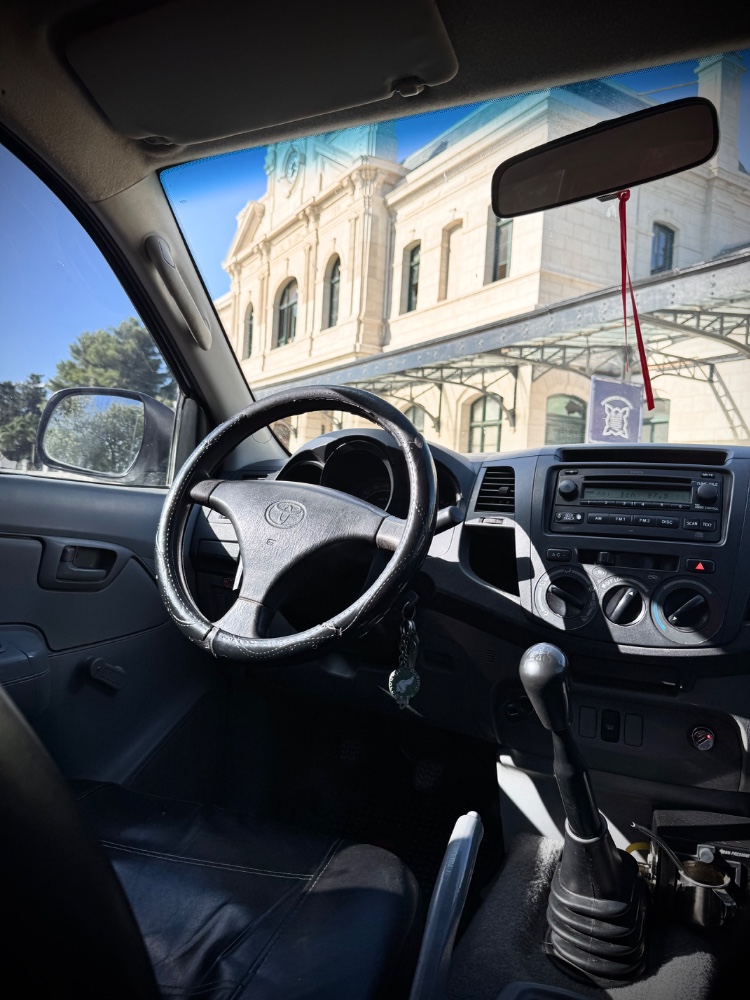 Toyota Hilux — foto 5