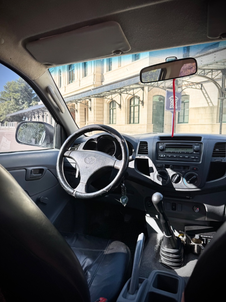 Toyota Hilux — foto 8