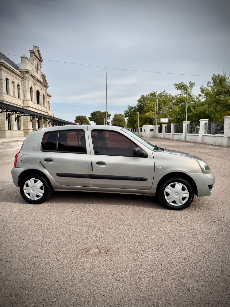 Renault clio — foto 10