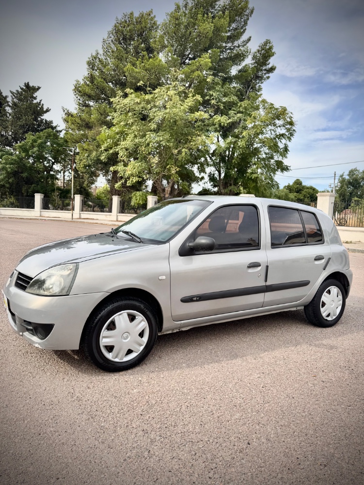 Renault clio — foto 11