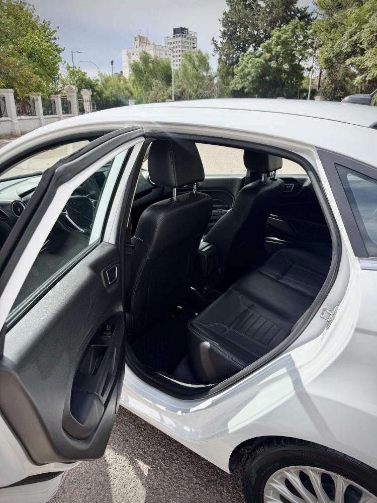 Ford Fiesta Titanium — foto 5