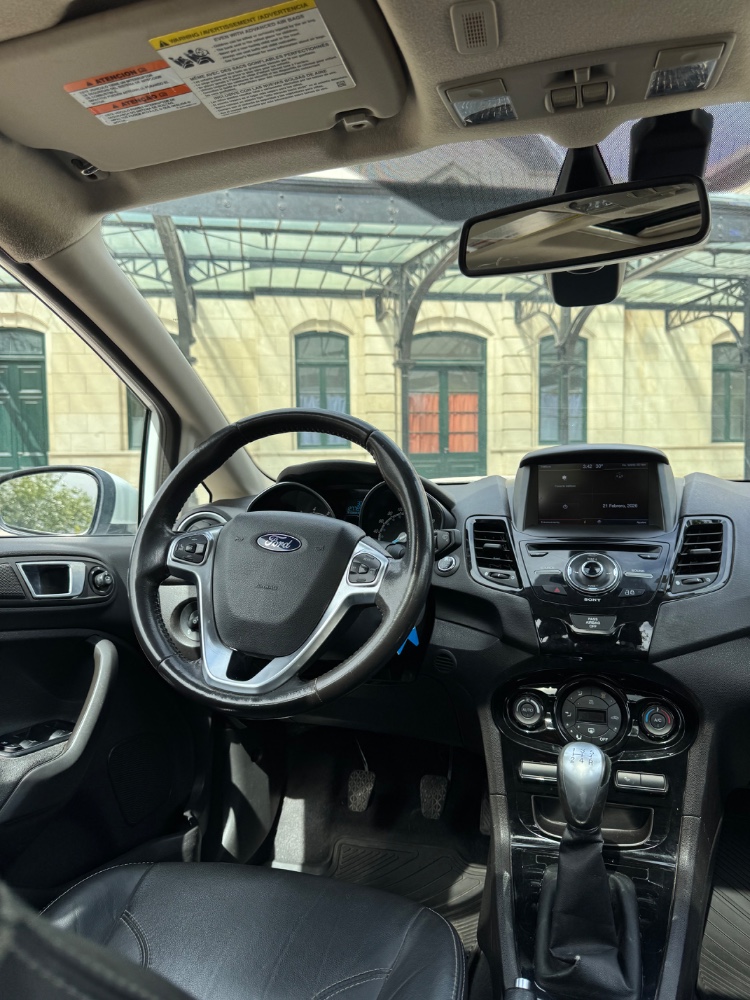 Ford Fiesta Titanium — foto 7