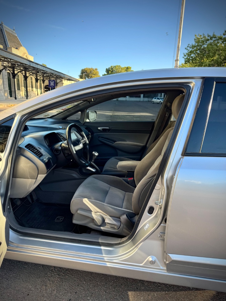 Honda Civic EXS — foto 2