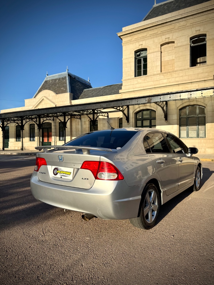 Honda Civic EXS — foto 8