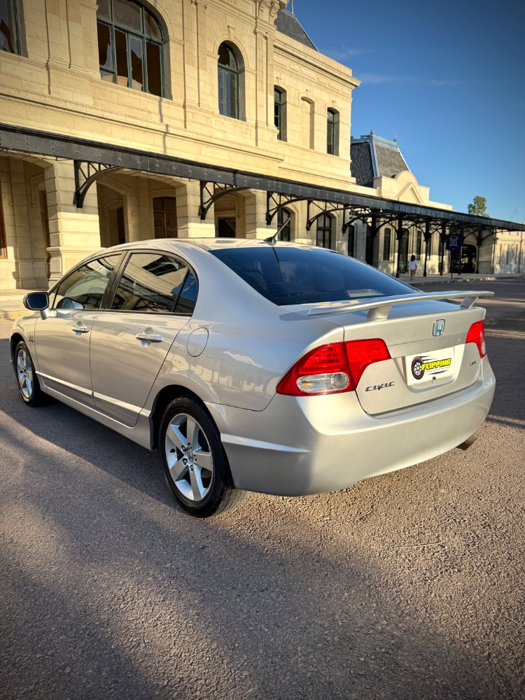 Honda Civic EXS — foto 10