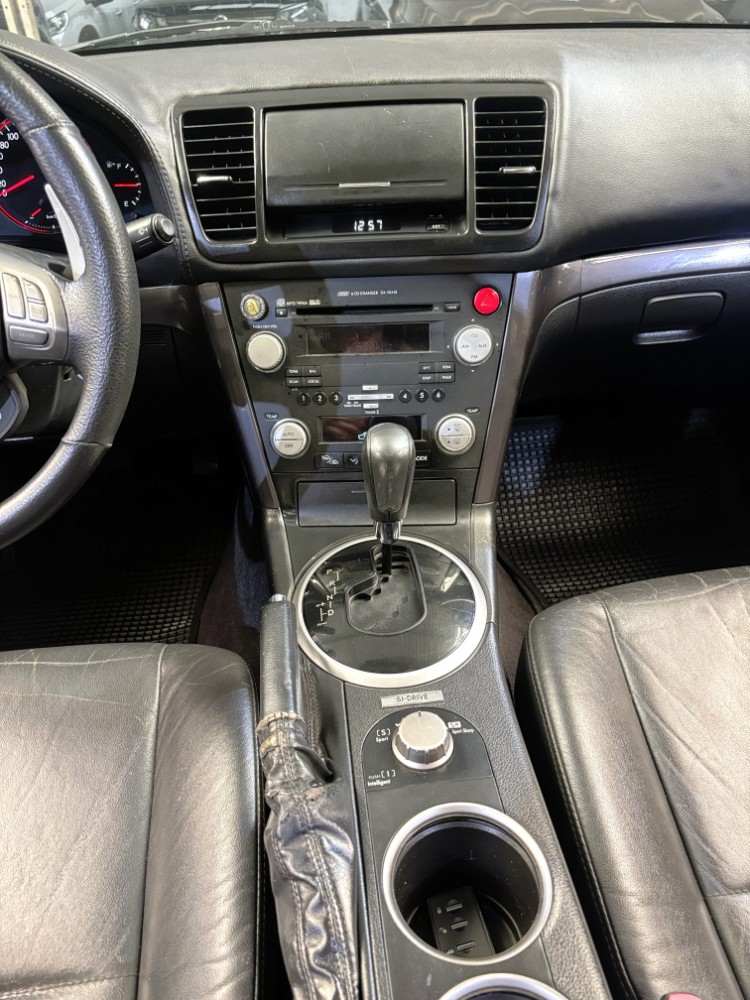 Subaru Outback 3.0 R — foto 9