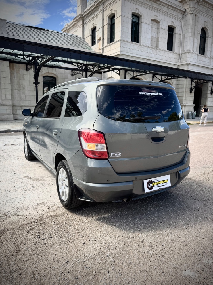 Chevrolet Spin LTZ — foto 8
