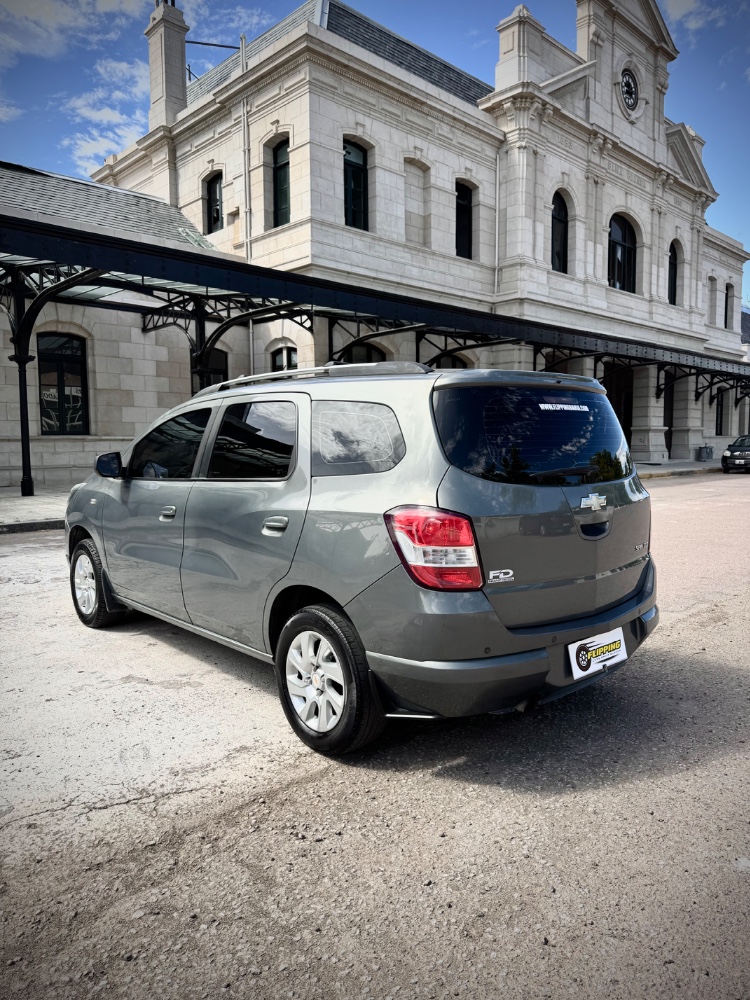 Chevrolet Spin LTZ — foto 9