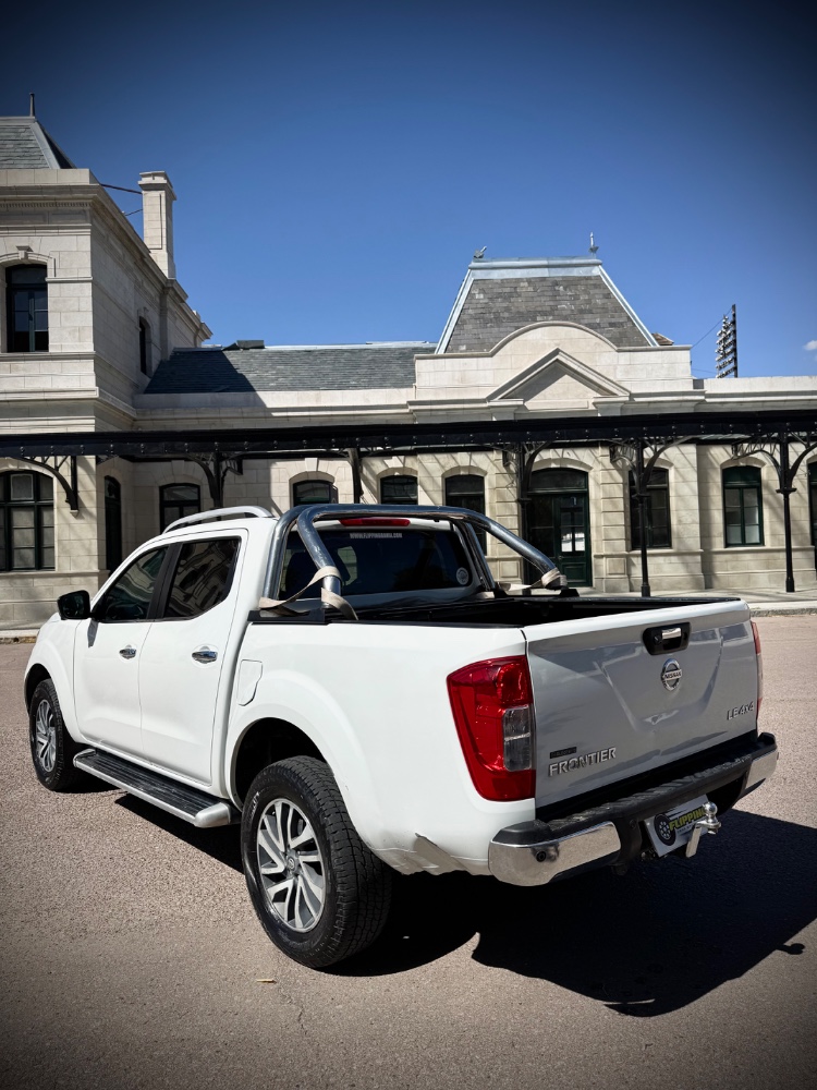 Nissan Frontier LE 4x4 — foto 6