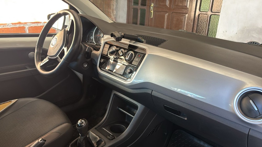 Volkswagen UP HIGH 1.0 5 PTAS — foto 2