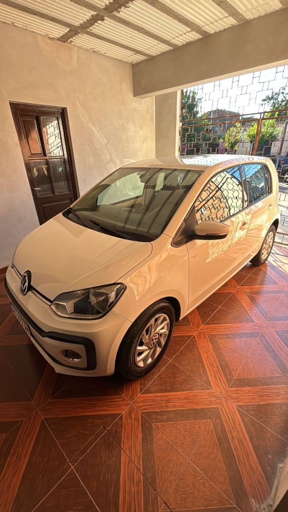 Volkswagen UP HIGH 1.0 5 PTAS — foto 5